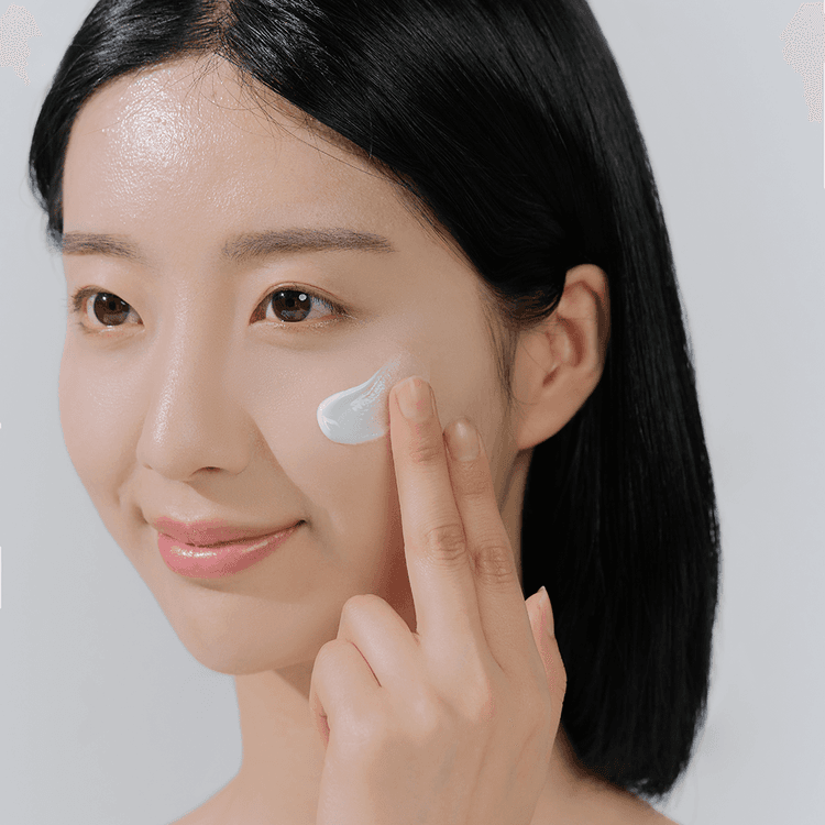 Skin 1004 Madagaskar Centella Hyalu-cica Water Fit Sun Serum