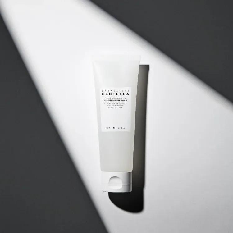 Skin1004 Madagaskar Centella Tone Brightening Cleansing Gel Foam 125ml